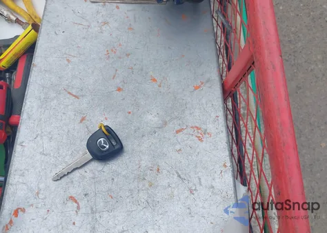 2010 Mazda Mazda3 I Sport z USA, uszkodzony, nr VIN JM1BL1SGXA1141492